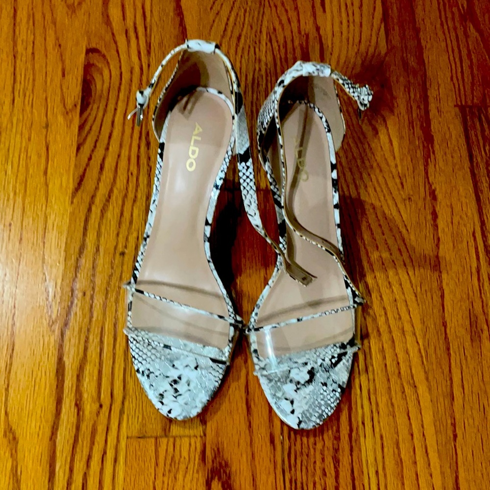 Aldo size 8.5 barely worn (I’m not a good heel walker) snakeskin heels